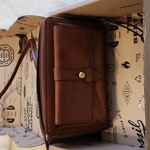 NIB Fossil Faye Wallet on a String/ Crossbody Wallet Brandy (brown)